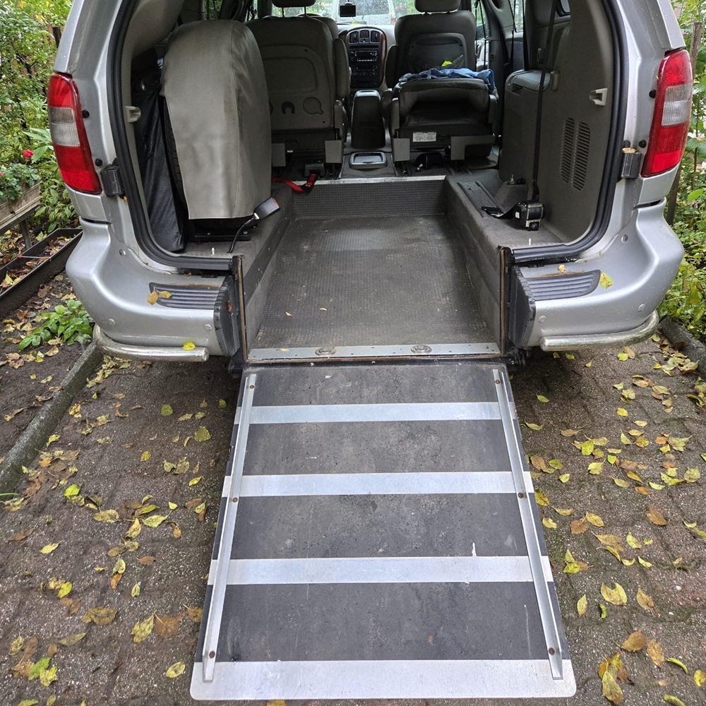 Chrysler kerekesszékes autó