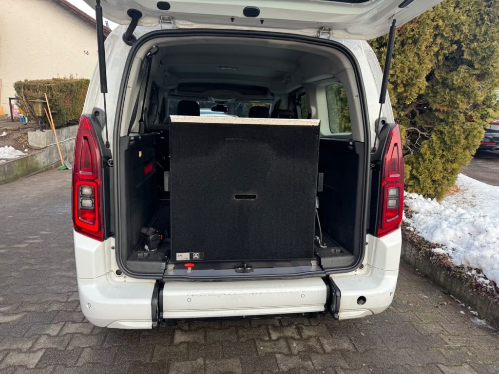 autoplusz-2025-palyazat-opel-combo-2