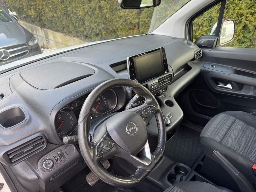 autoplusz-2025-palyazat-opel-combo-3